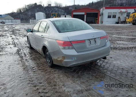 2011 Honda Accord 2.4 Lx z USA, uszkodzony, nr VIN 1HGCP2F39BA039559